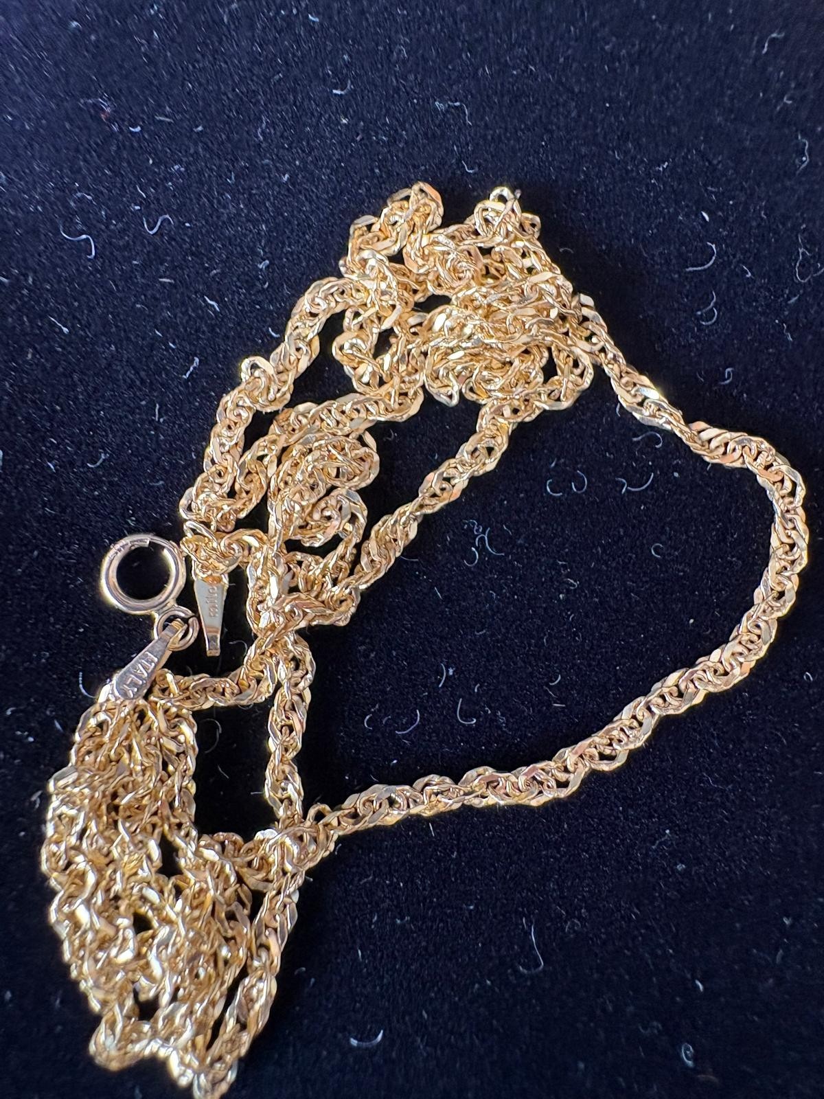 Stunning 14K YellowGold Hollow Bismark Chain Necklace Length 19″Width 2mm 1.68gm
