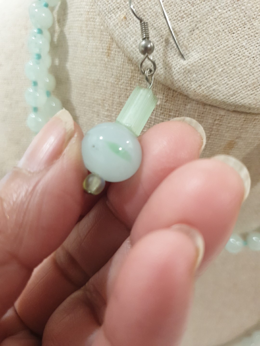Vtg Hand Knotted Jade Necklace Jewelry Sea Green Beads & Dangling Earrings