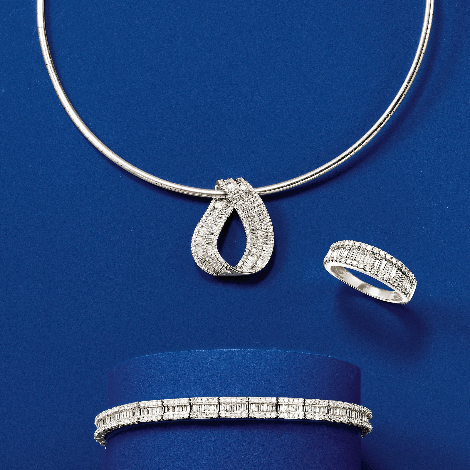 Ross-Simons Italian 2mm 14kt White Gold Omega Necklace