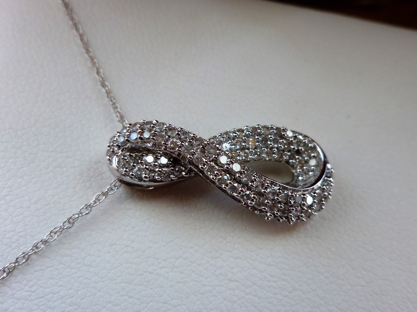 1/2ct White Diamond Journey Infinity Pendant Necklace 10K Gold 18″ Chain