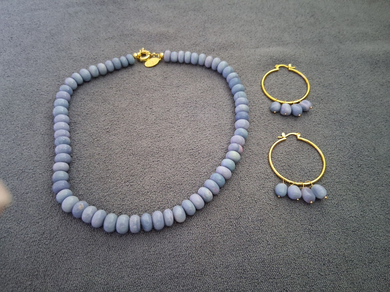 Connie Craig Carroll – 18 inch Necklace and Earrings – Excellent Condition