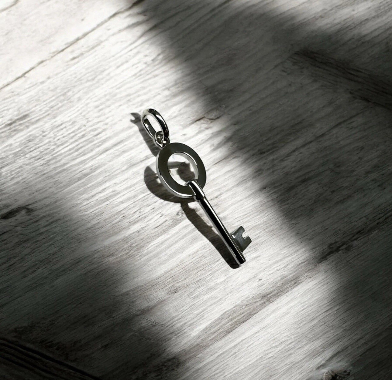 Silver 925 Key Pendant Round ( Could Be Rose Or Yellow Plated)