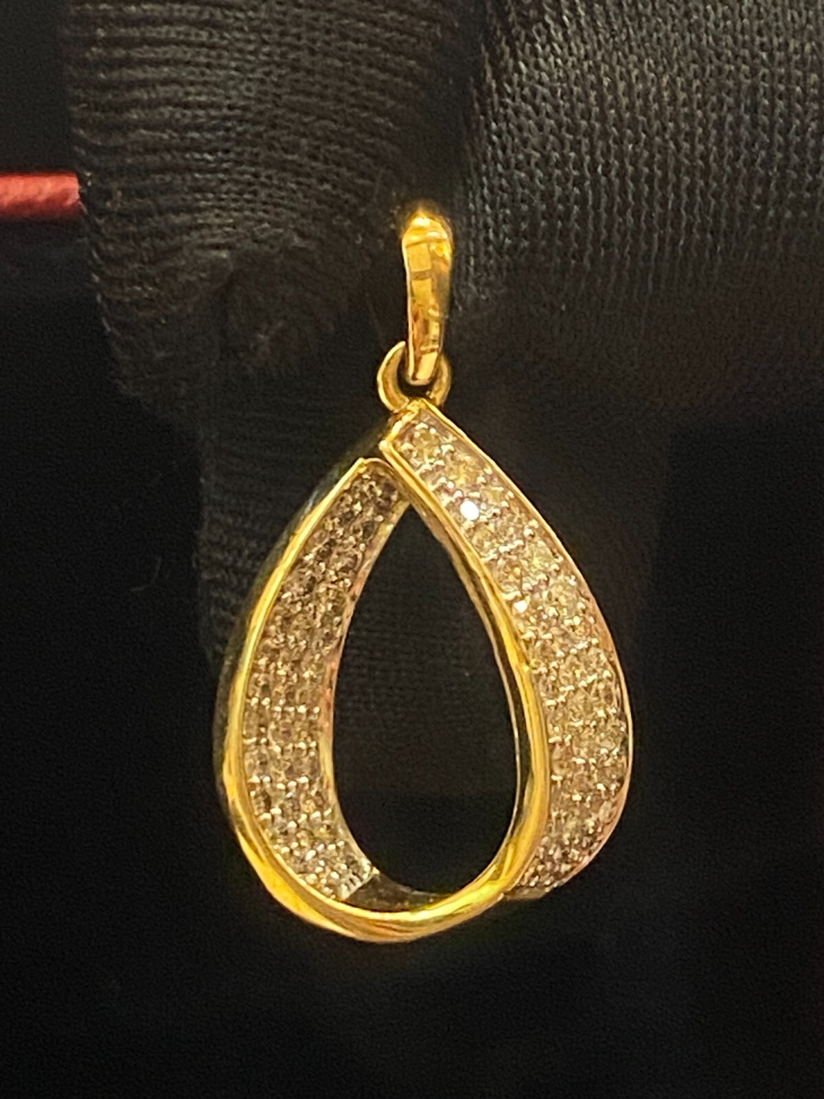 Pave 0.75 Cts Round Brilliant Cut Diamond Pear Drop Pendant In 14K Gold