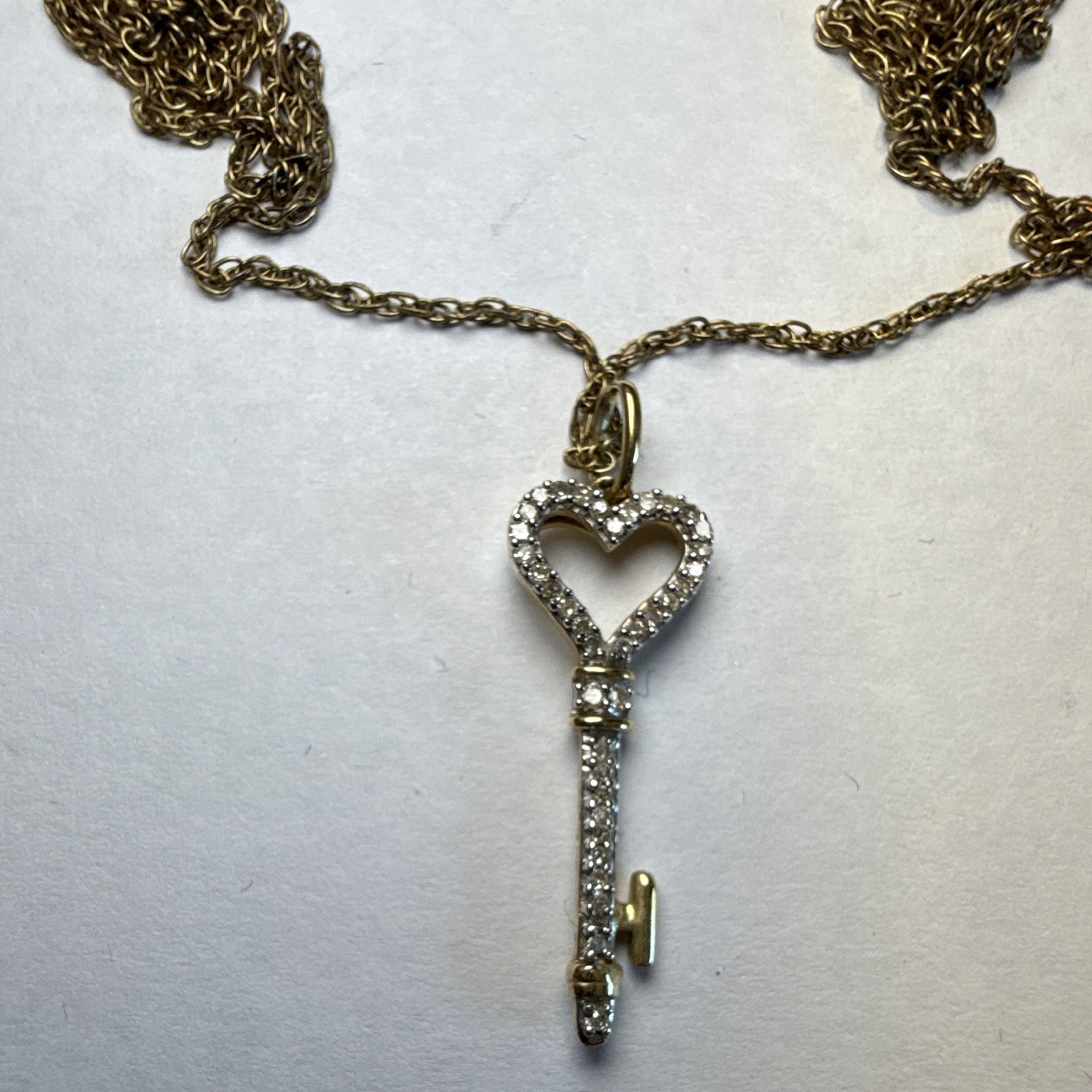 10K Yellow Gold Diamond Pavé Heart Key Charm Pendant Cable Necklace Signed