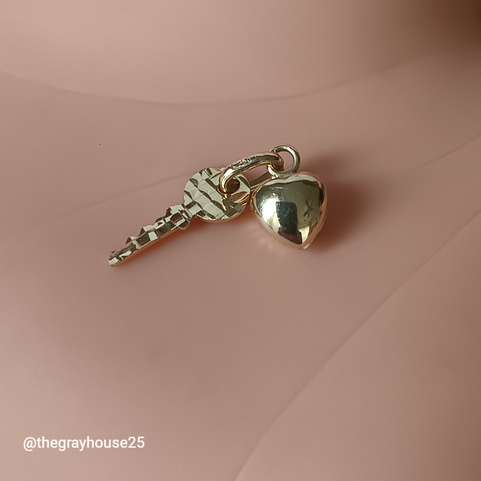 18k Yellow Gold Heart And Key Pendant Charm Jewelry Symbol Love Anniversary NEW