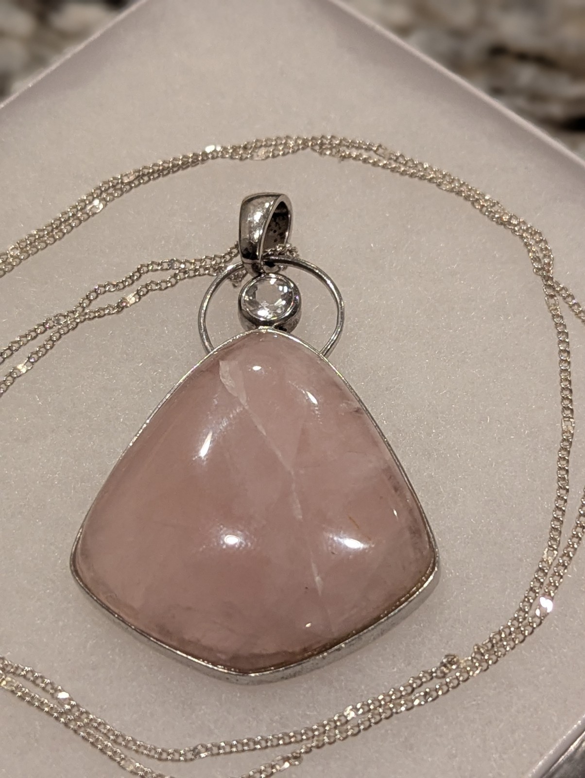 925 Sterling Silver 15.8g Natural Rose Quartz Pendant & 22″ Curb Chain Necklace