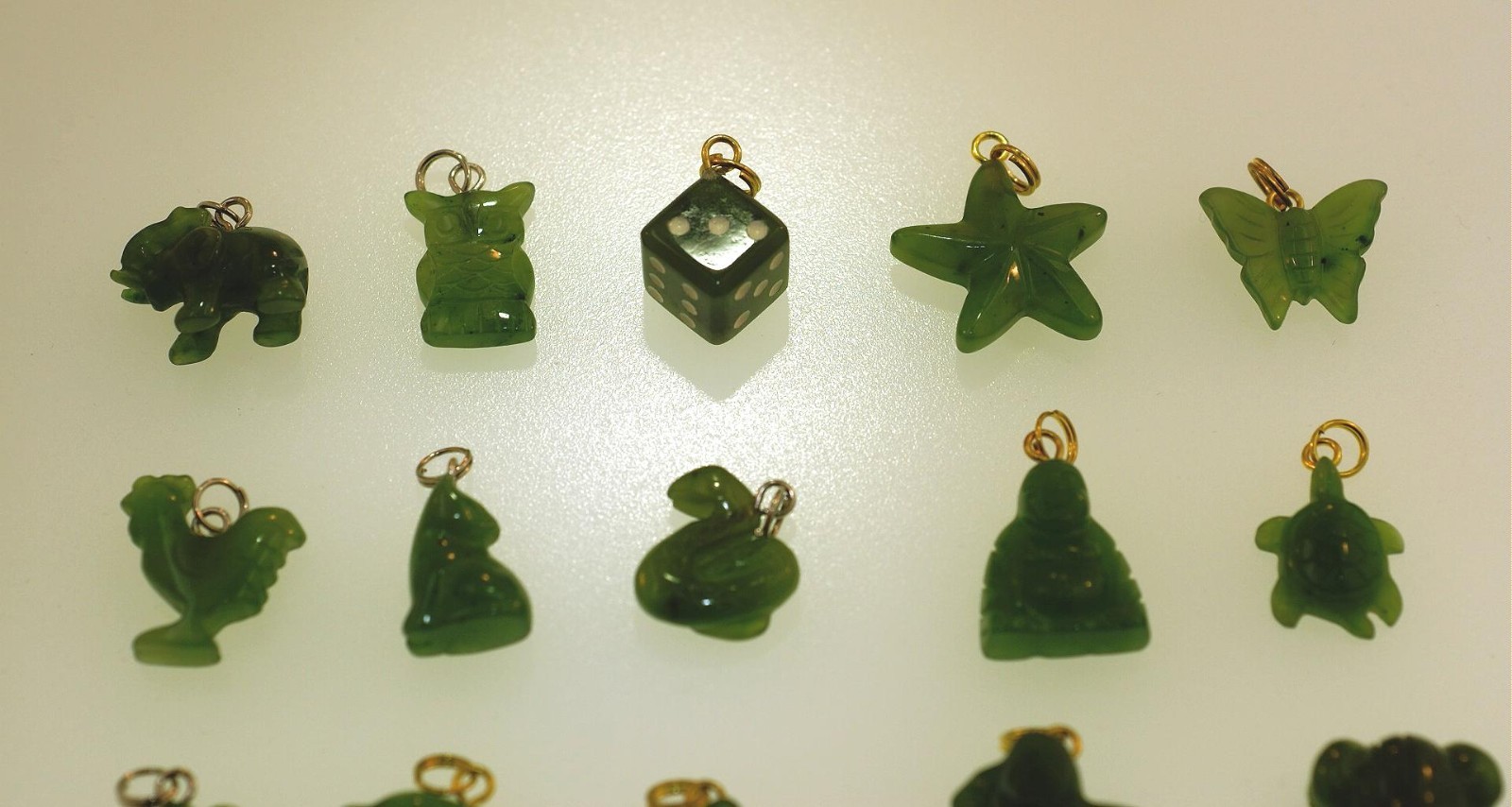 CARVED NATURAL CANADIAN NEPHRITE JADE ANIMALS ZODIAC MISCELLANEOUS CHARM PENDANT