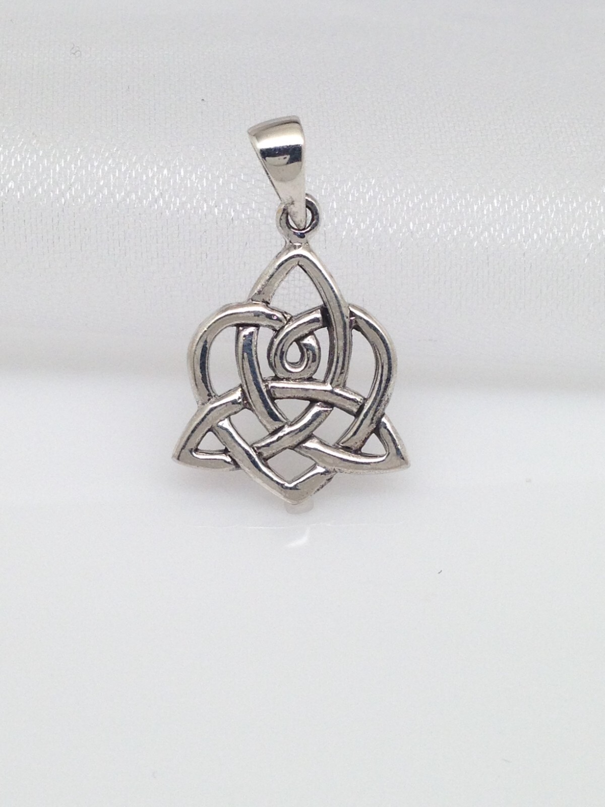 925 Sterling Silver Celtic Knot Pendant Women 16mm(0.63″)/24mm(0.94″)