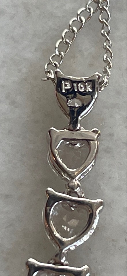 WHITE GOLD COLORLESS SAPPHITE HEARTS DESIGN PENDANT NECKLACE