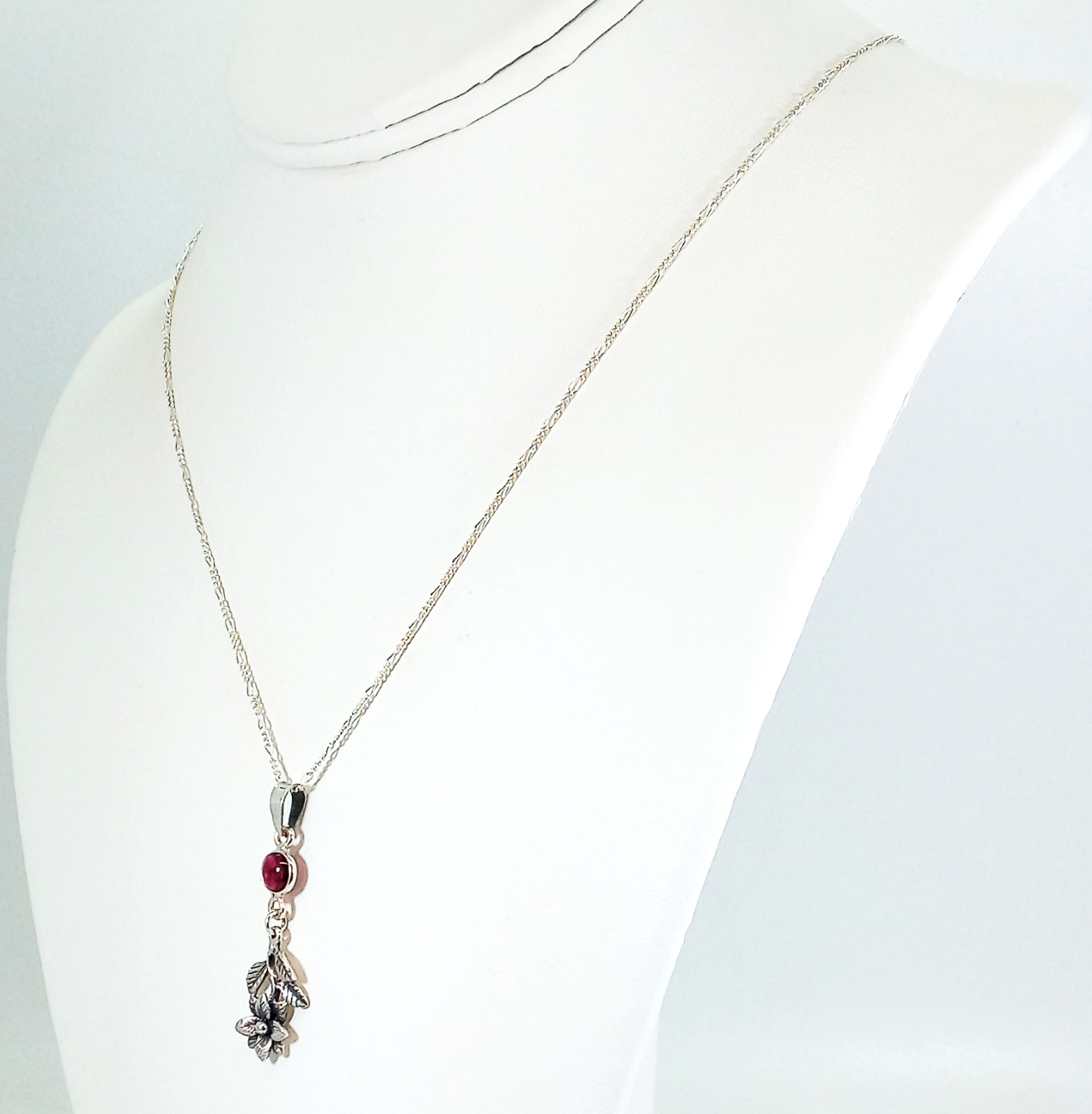 Vintage 925 Sterling Silver Modernist Garnet 3D Flower Necklace