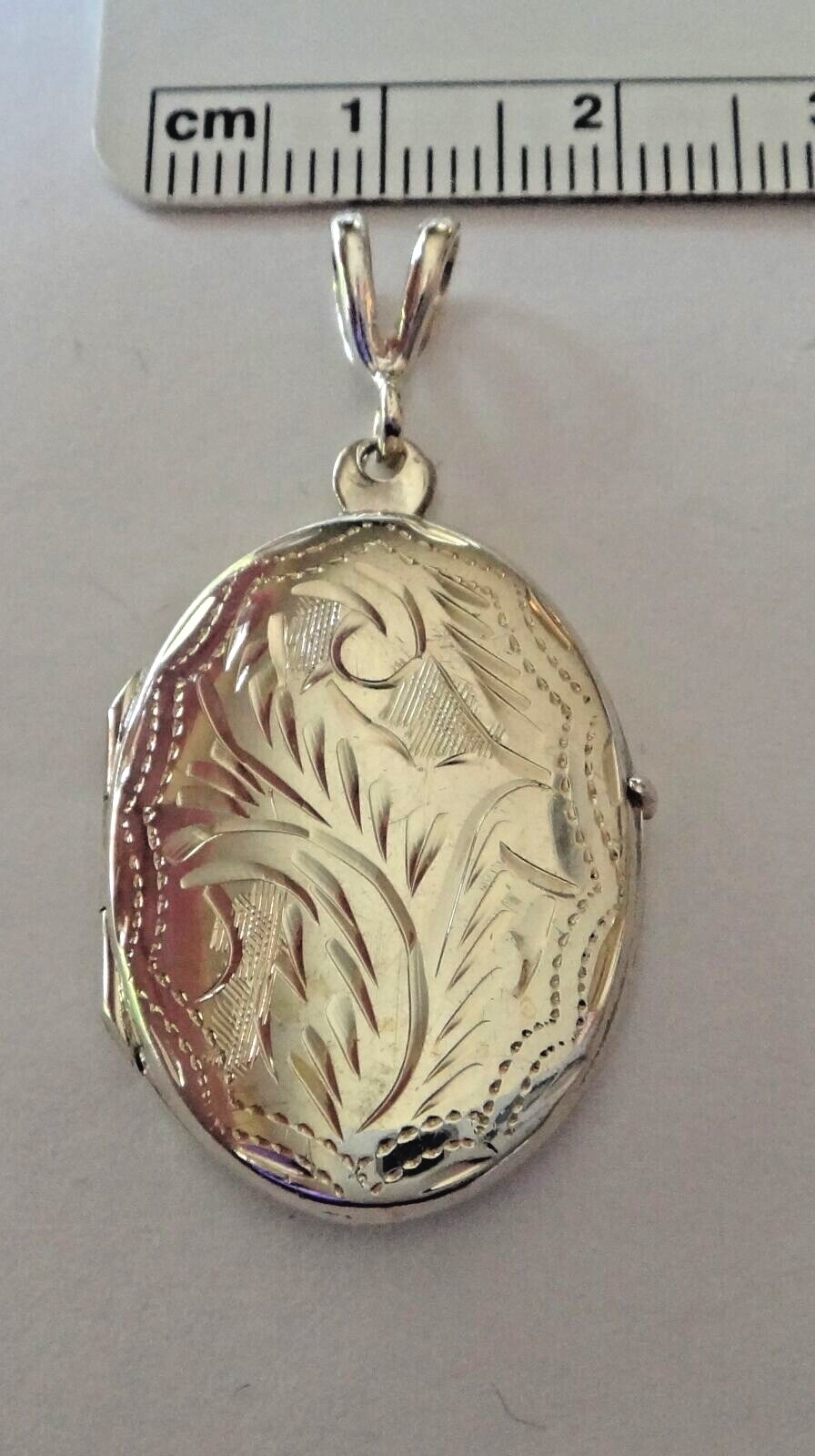 Sterling Silver 40×20 mm 6 gram Oval 2 Picture Photo Locket Charm!