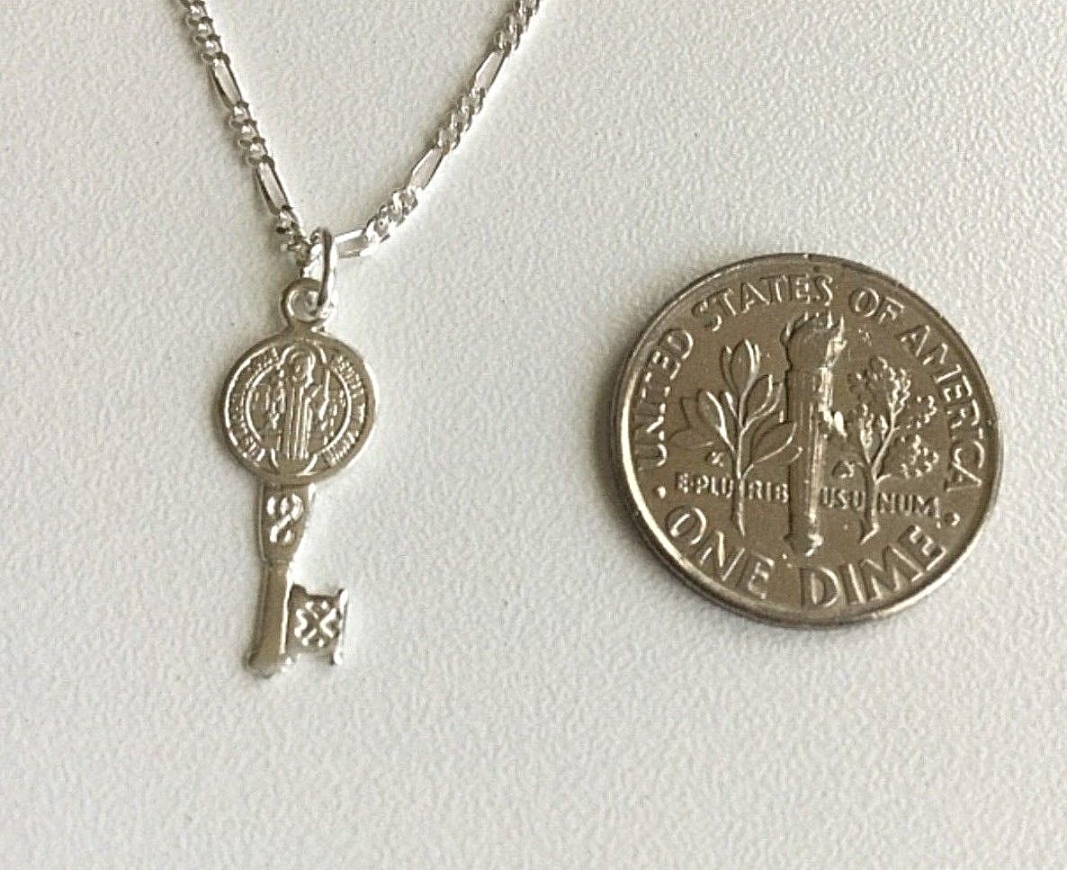 PLATA CADENA DE SAN BENITO LLAVE 18″ / SAINT BENEDICT KEY NECKLACE – 22x8mm