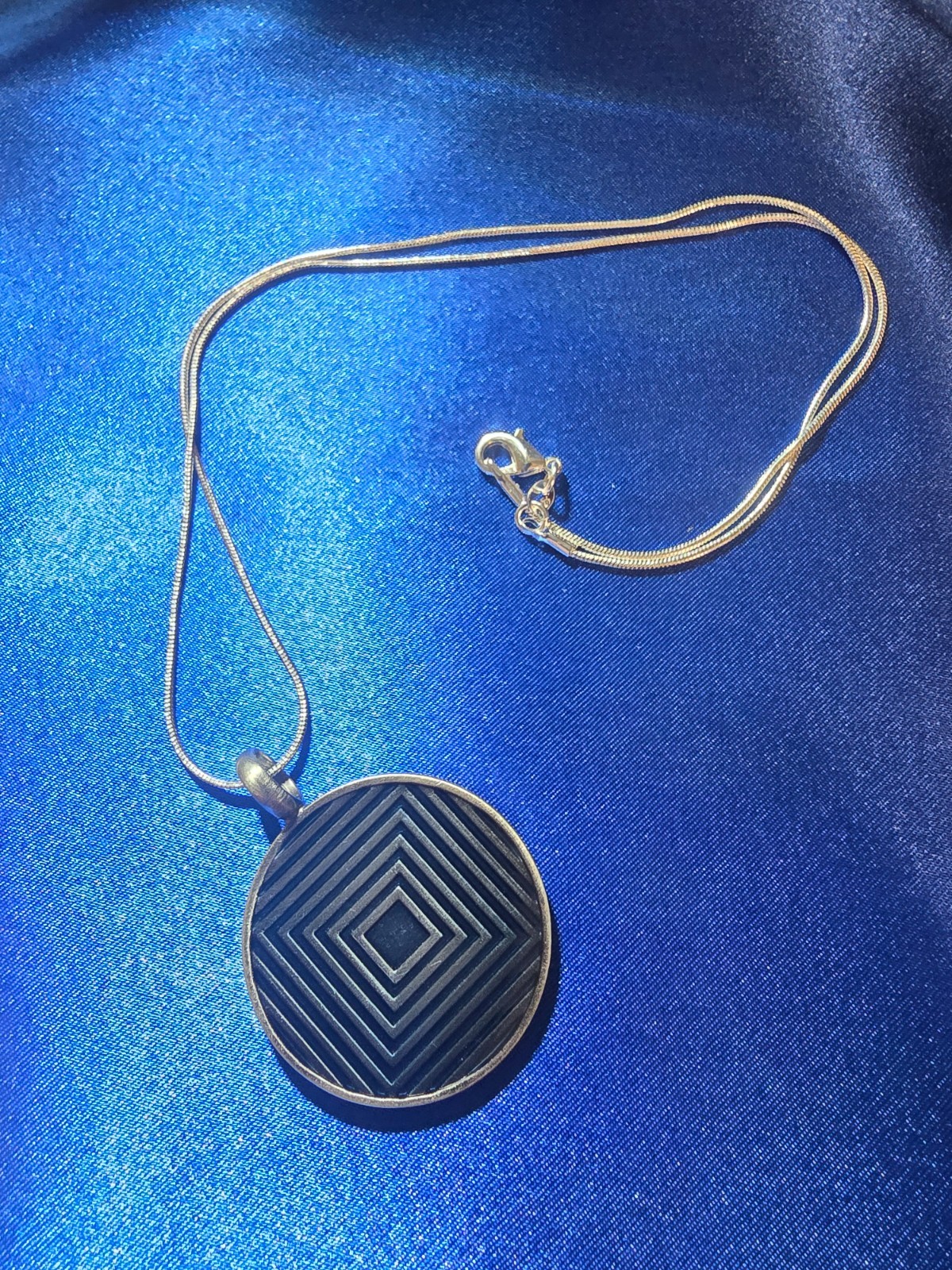 Sterling Silver .925 Snake Chain Necklace 20″ with Geometric Pendant (M26-43)