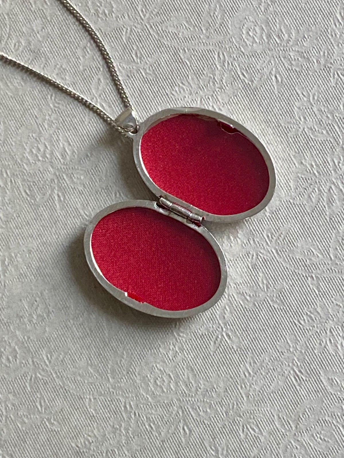 Sterling Silver Oval Photo Locket & Chain – Floral Front – Complete Inside, 45cm