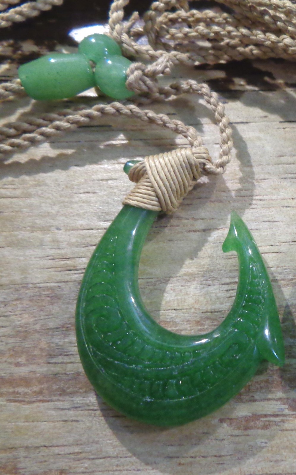 35MM HAND-CARVED GREEN JADE JADEITE MAORI HEI-MATAU PUHORO FISH HOOK NECKLACE #2