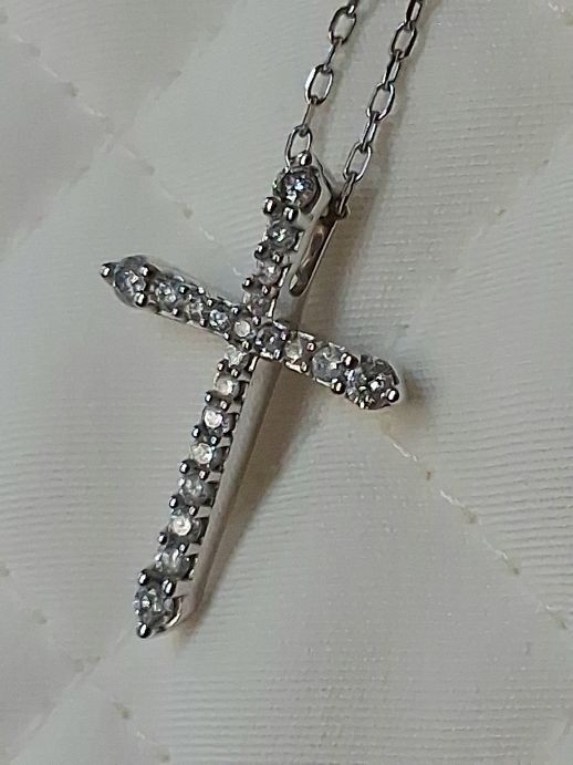Kay Jewelers 10K White Gold Diamond 1/2″ x 3/4″ Cross Pendant and 16/18″ Chain