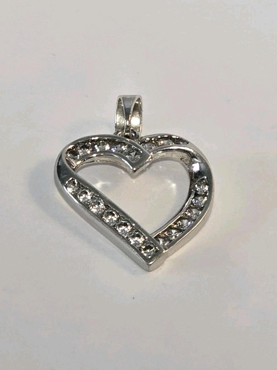 925 Sterling Silver Rhinestone Heart Pendant Signed DM 2.10 grams Vintage 1″