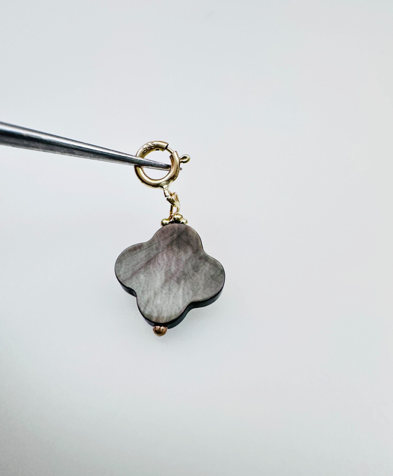 14K Solid Yellow Gold Black MOP Clover Flower Small Charm Pendant w/Spring Clasp