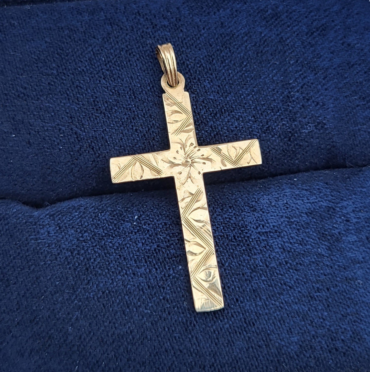 Antique 10K Yellow Gold Floral Engraved Cross Charm Pendant for Necklace / Chain