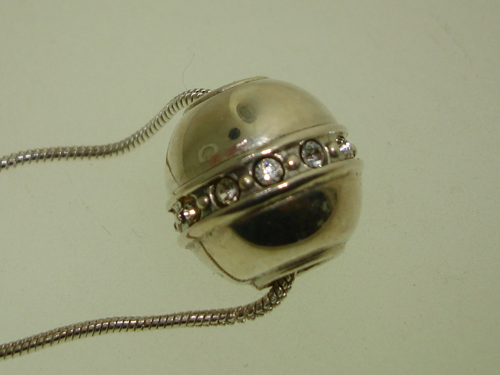 LOVELY JEZLAINE STERLING SILVER PENDANT NECKLACE! NEW ON ORIGINAL CARD