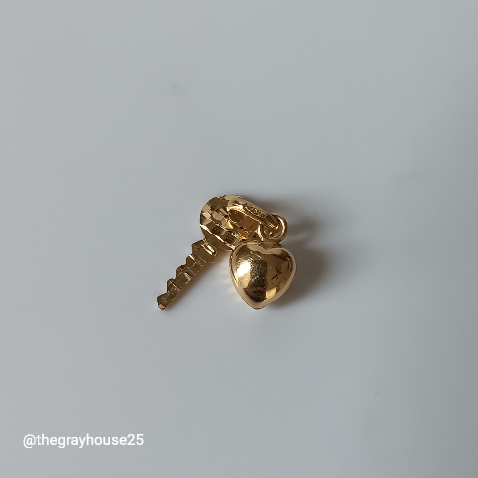 18k Yellow Gold Heart And Key Pendant Charm Jewelry Symbol Love Anniversary NEW