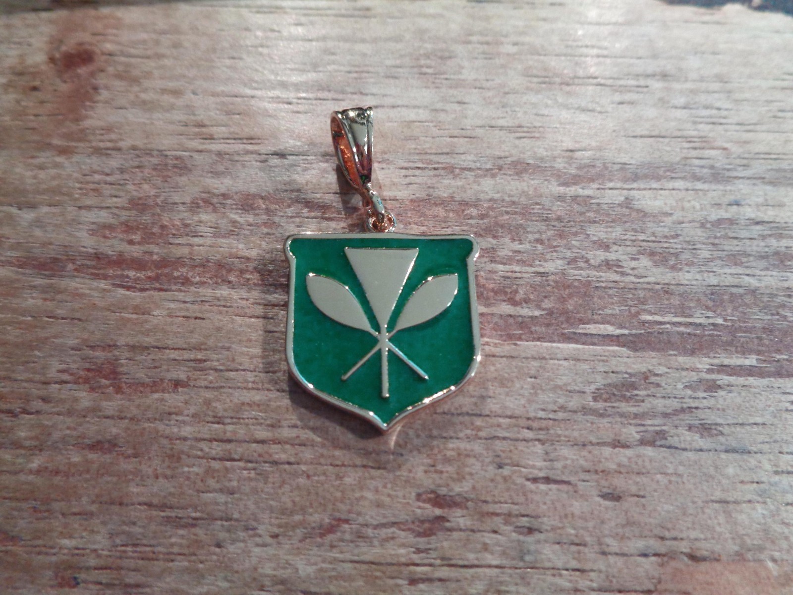 24MM 14K YG-PLATED 925 SILVER HAWAIIAN KANAKA MAOLI GREEN ENAMEL SHIELD PENDANT