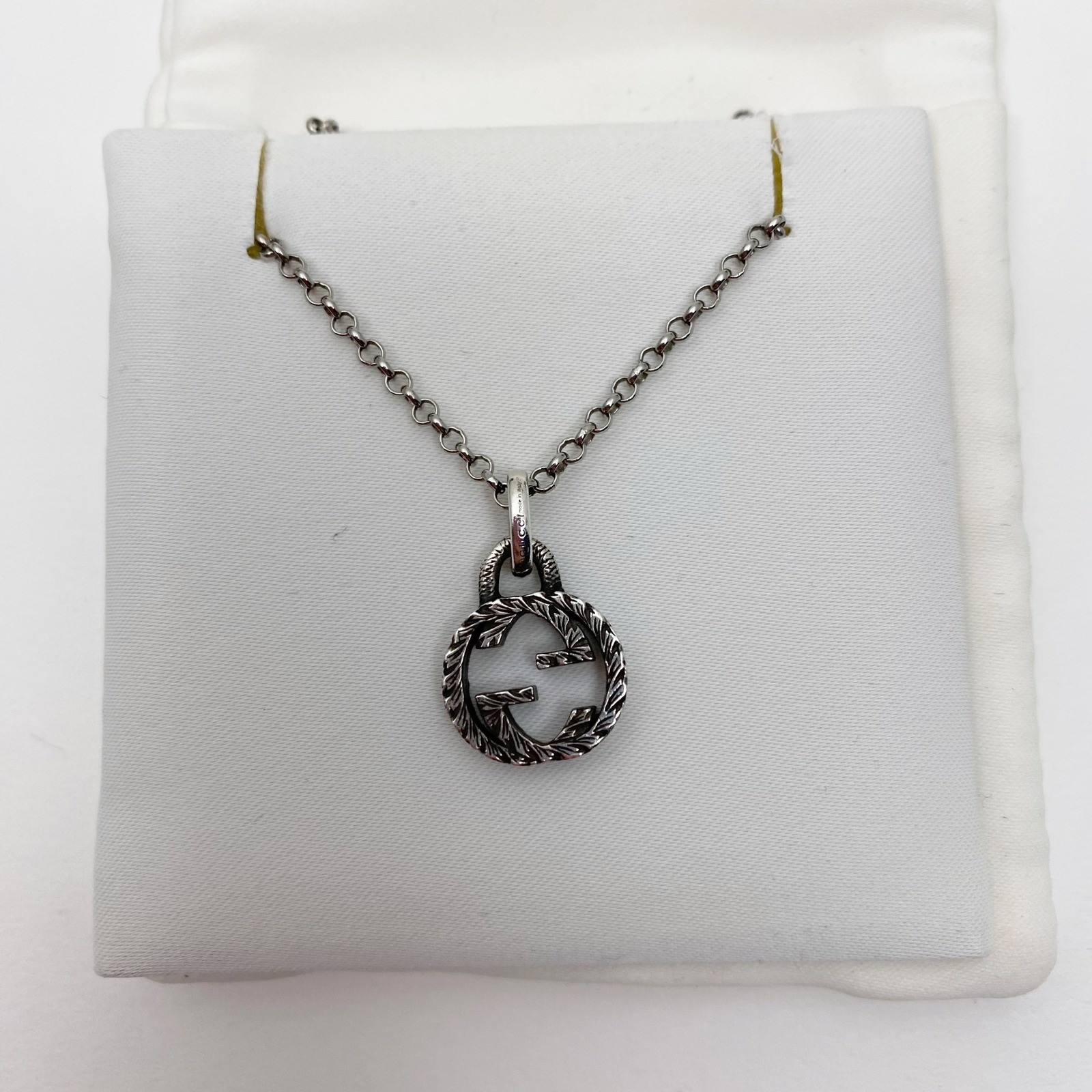 Gucci Interlocking G Textured Pendant Necklace Womens Silver 576993 J8400 0811