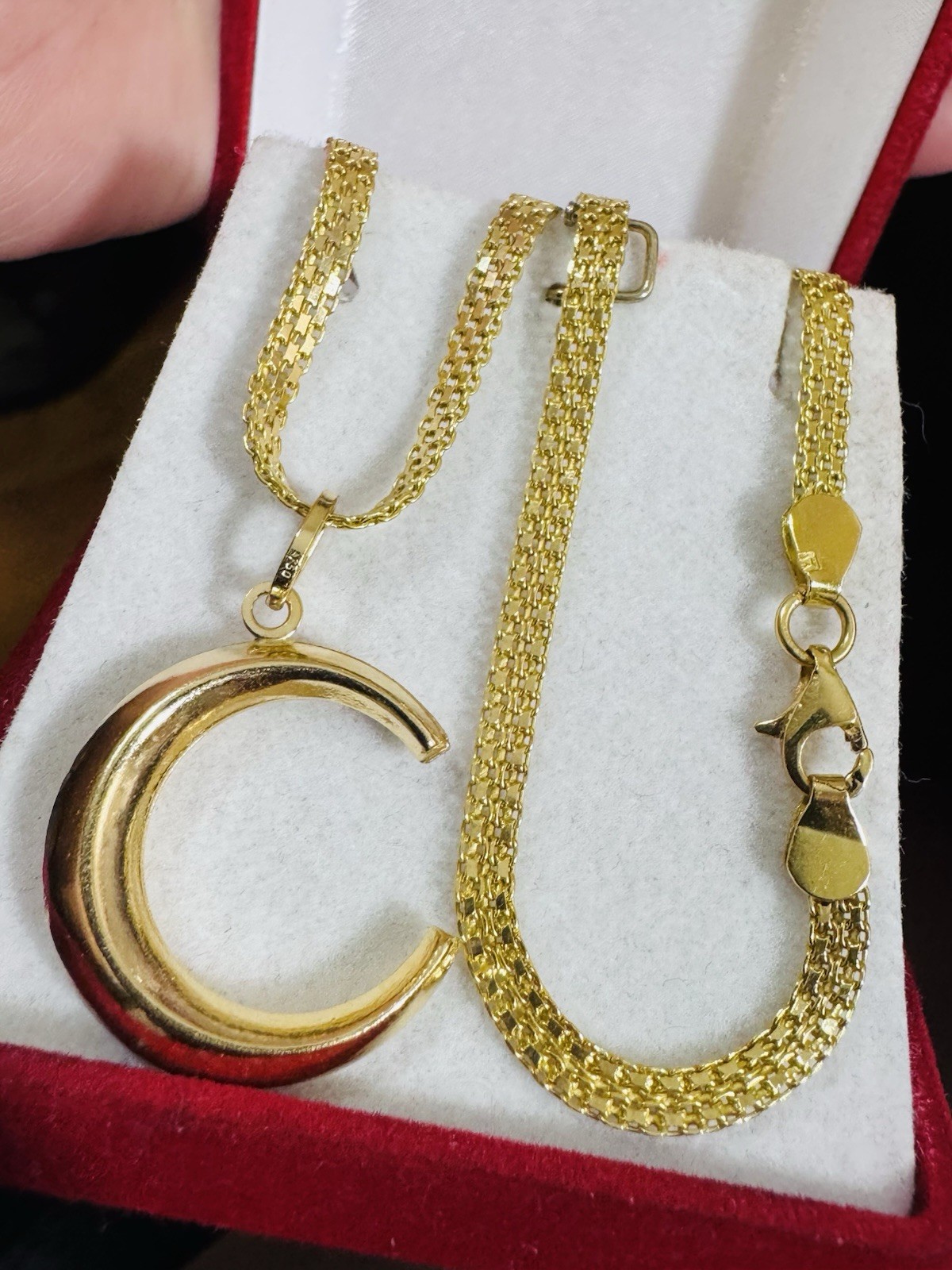 18K 750 Fine Genuine Gold Half Moon/Letter C Necklace 21.6/22” Long 12g 3.8mm