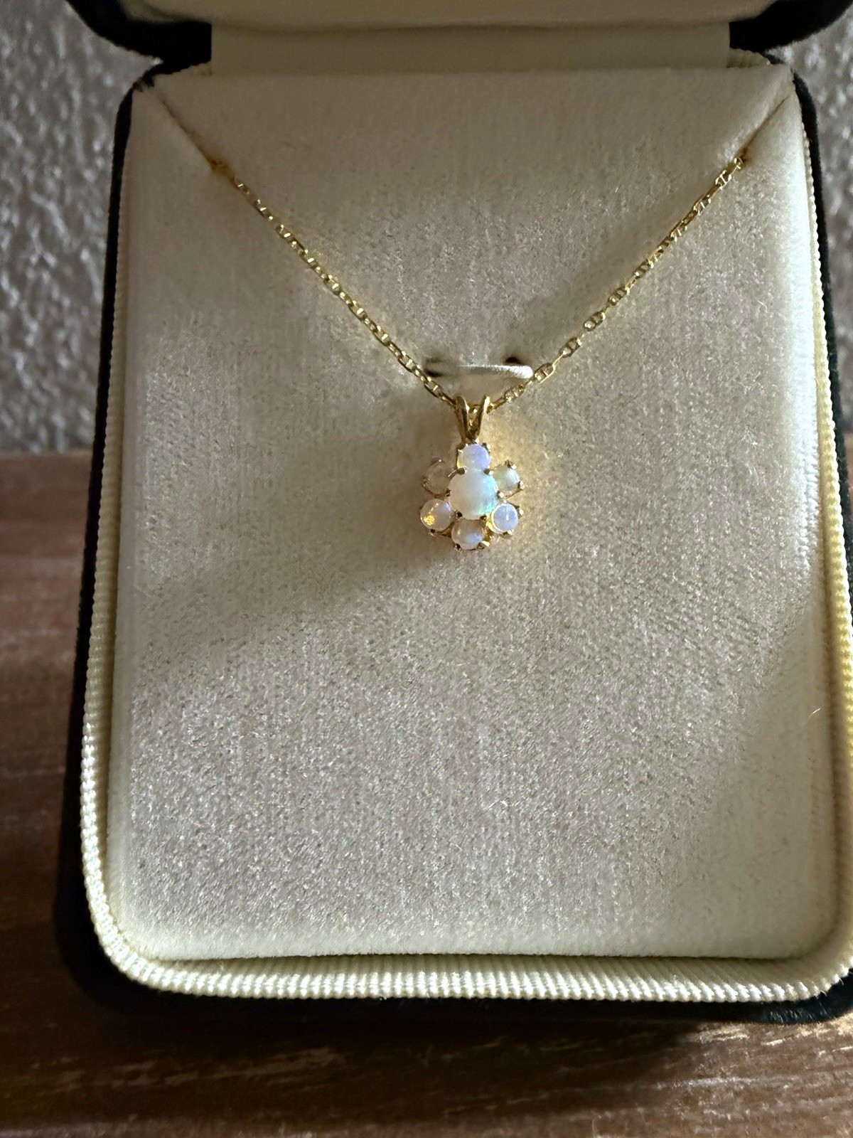Sandra’s Gold & Silversmith 14K Yellow Gold Opal Cluster Pendant Necklace