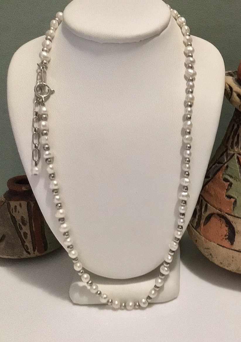 VTG Branded 925 Sterling Silver White Cultured Pearl Bead Necklace 16”+ EUC 10g
