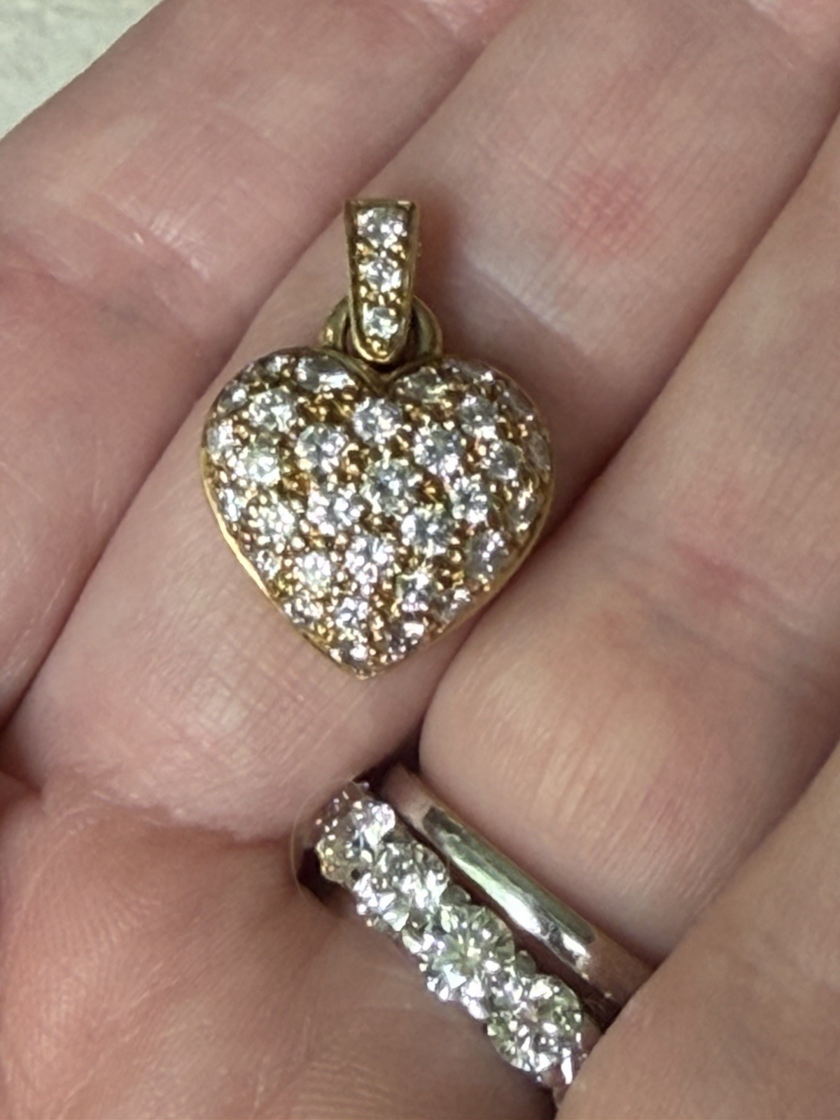 18k YG 1.48ct pave diamond heart pendant 5.8 grams
