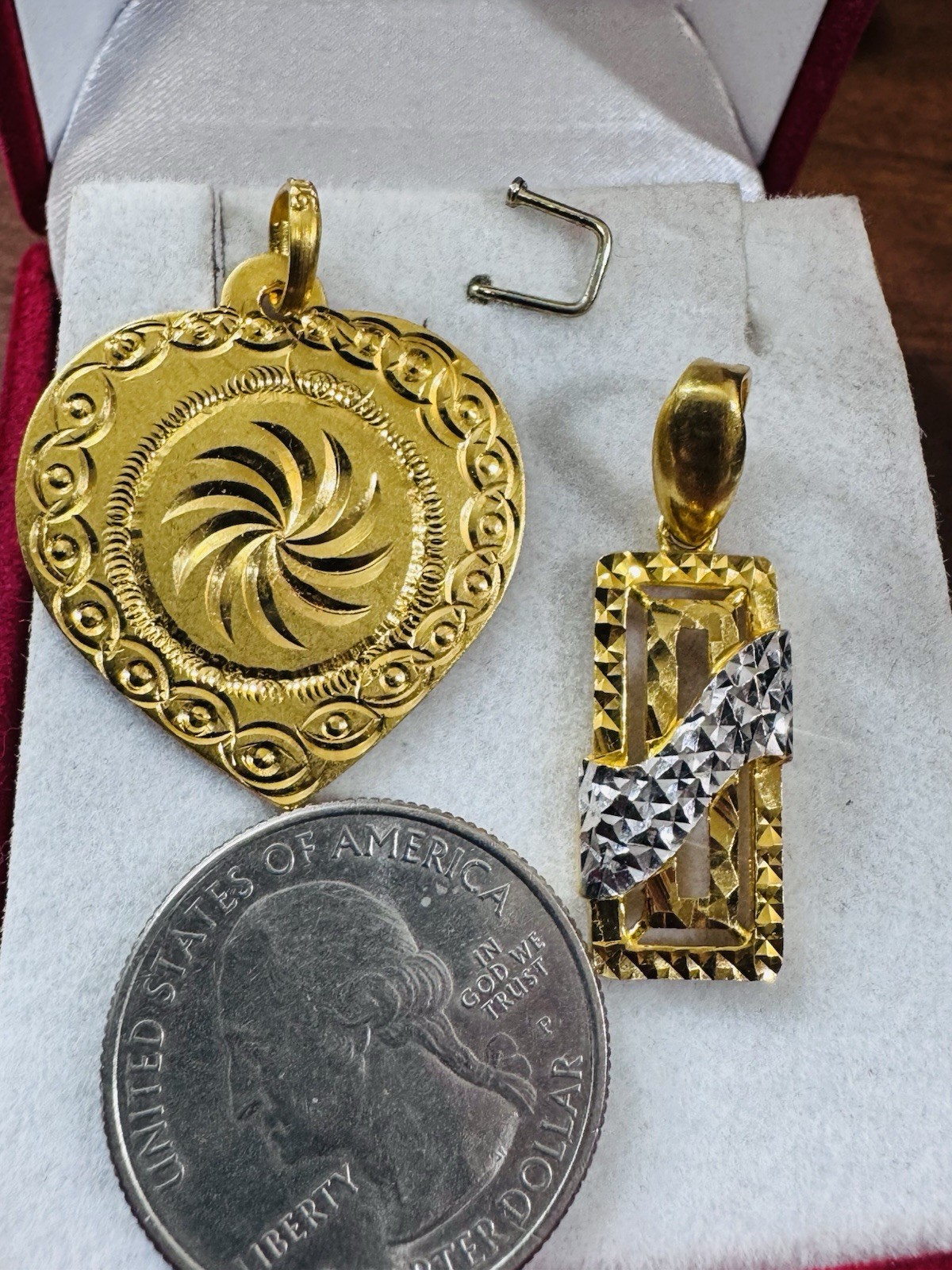 RARE 22K 916 22C Real Gold Two Set of Pendant 1 x Rectangle & 1x Heart 7.73g