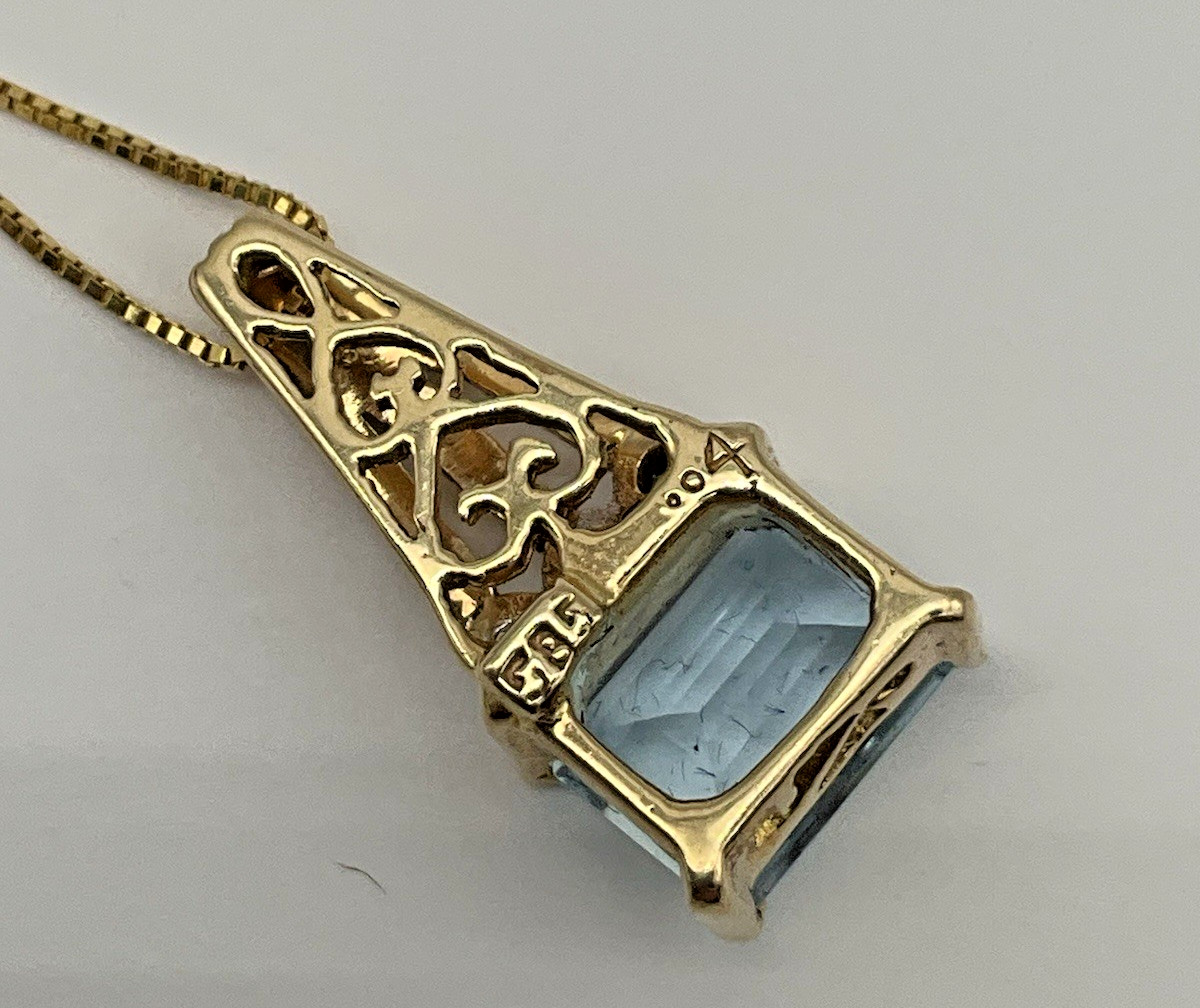 14K Yellow Gold 1.22cttw Aquamarine & Diamond Pendant With 18” Box Chain