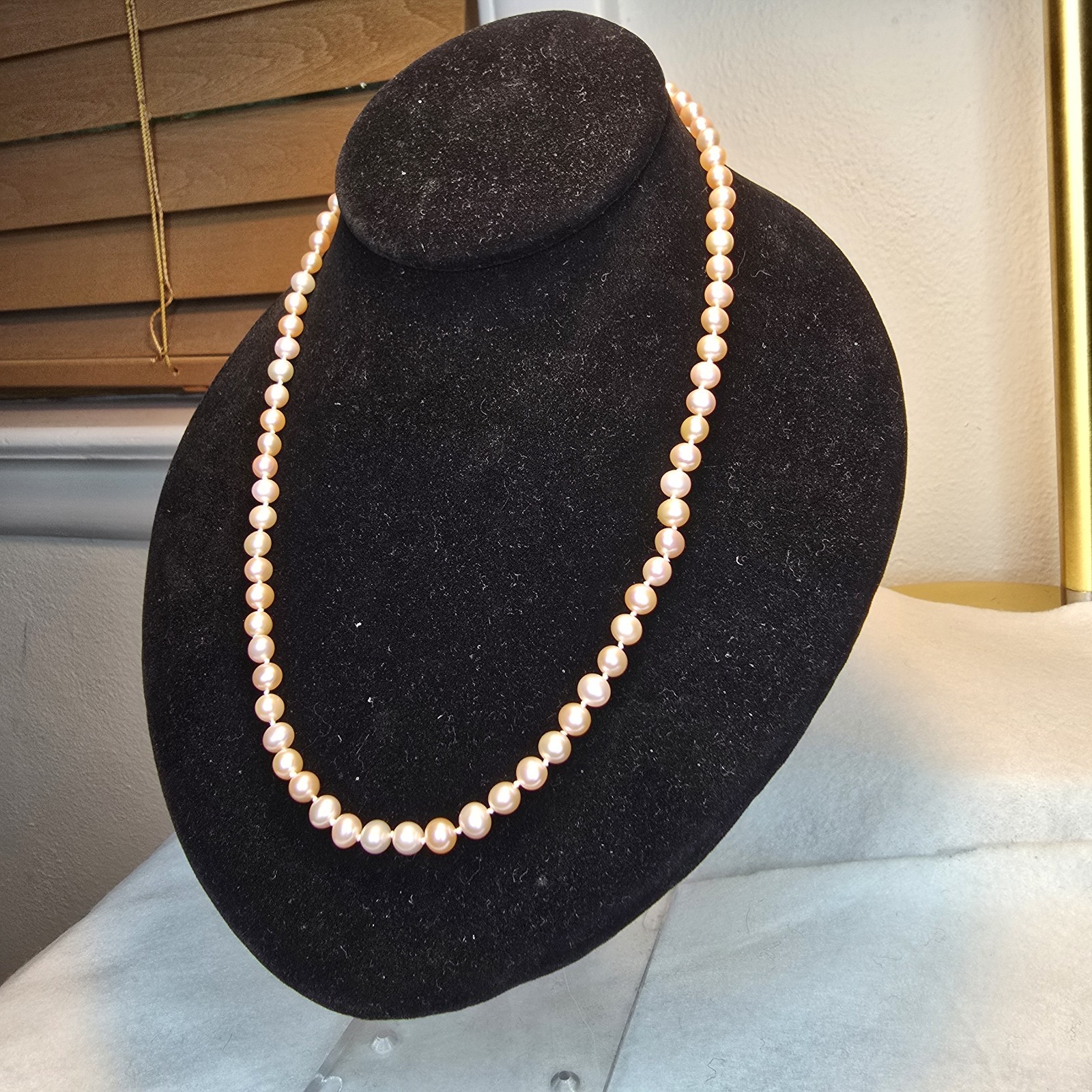 Vintage Freshwater Pearl Necklace 14K Gold Clasp, 18 Inches Long, 17 Grams, Pink