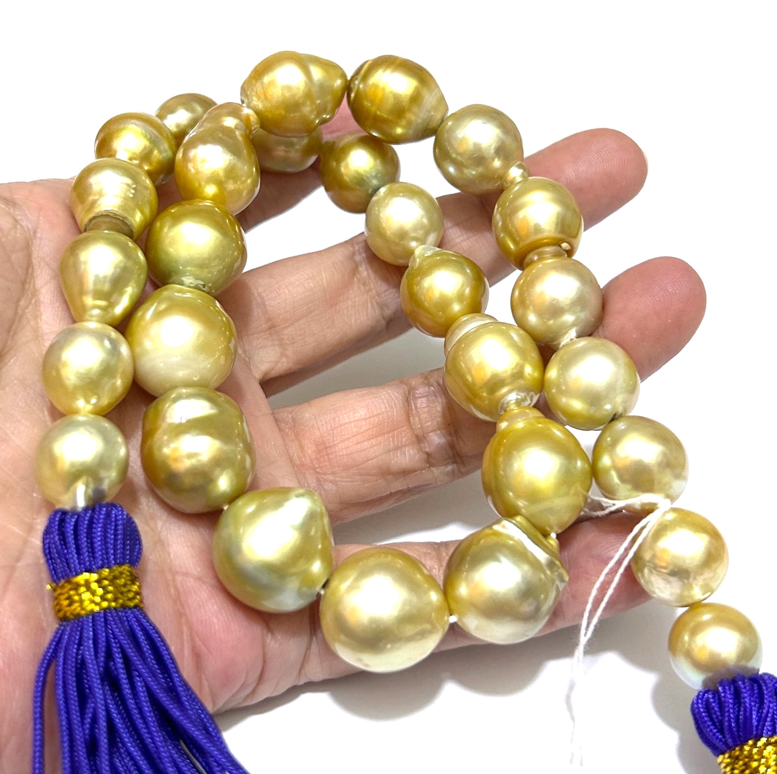 Giant 11 – 17.3mm 28 pcs South Sea Multi Gold Oval Baroque Pearl 16″ Strand