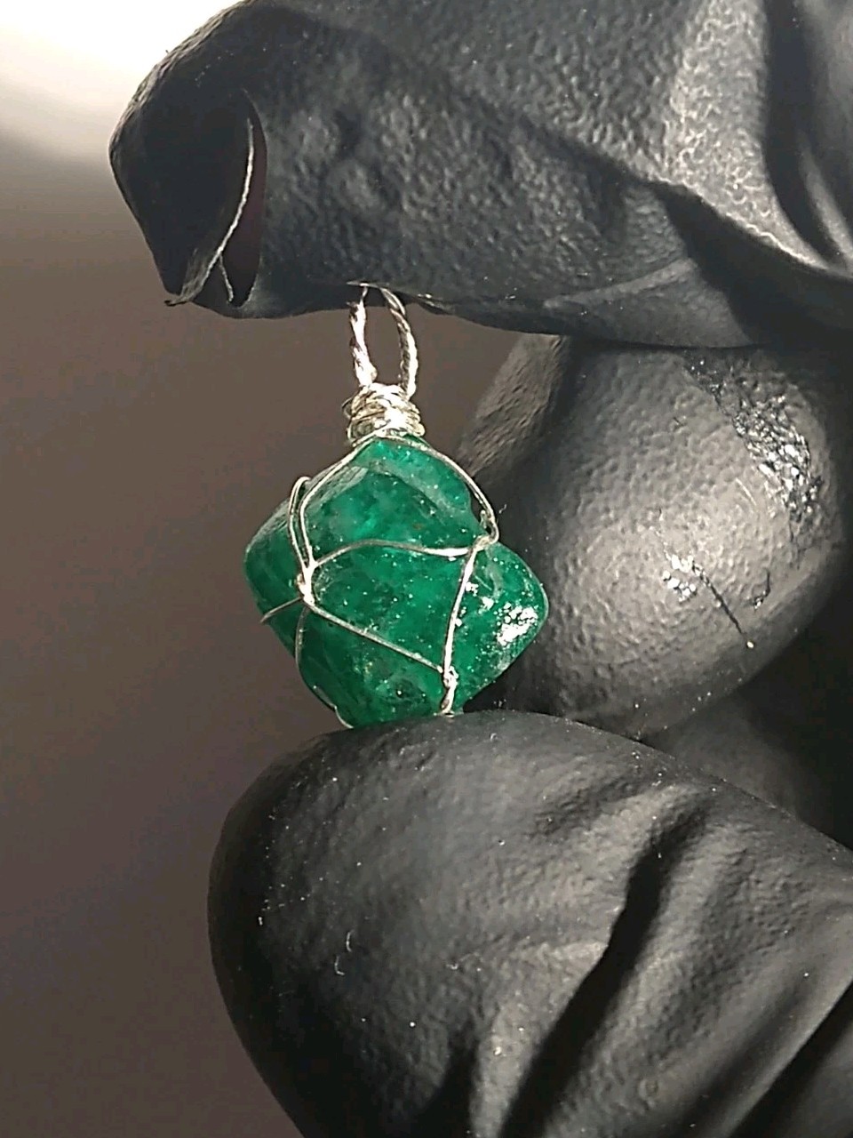 Natural Emerald Pendant with excellent green color in Sterling Silver