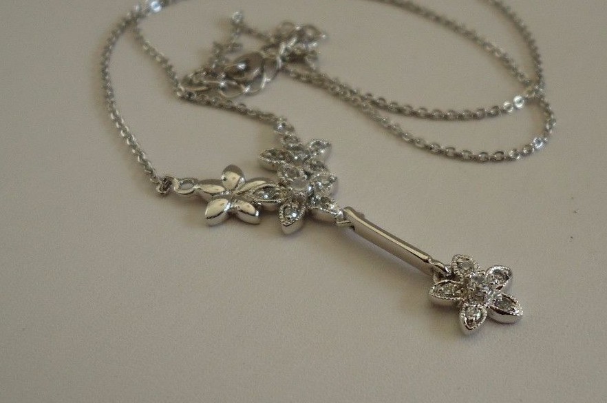 925 STERLING SILVER FLOWER DANGLING PENDANT NECKLACE W/ .75 CT ACCENTS/18”CHAIN