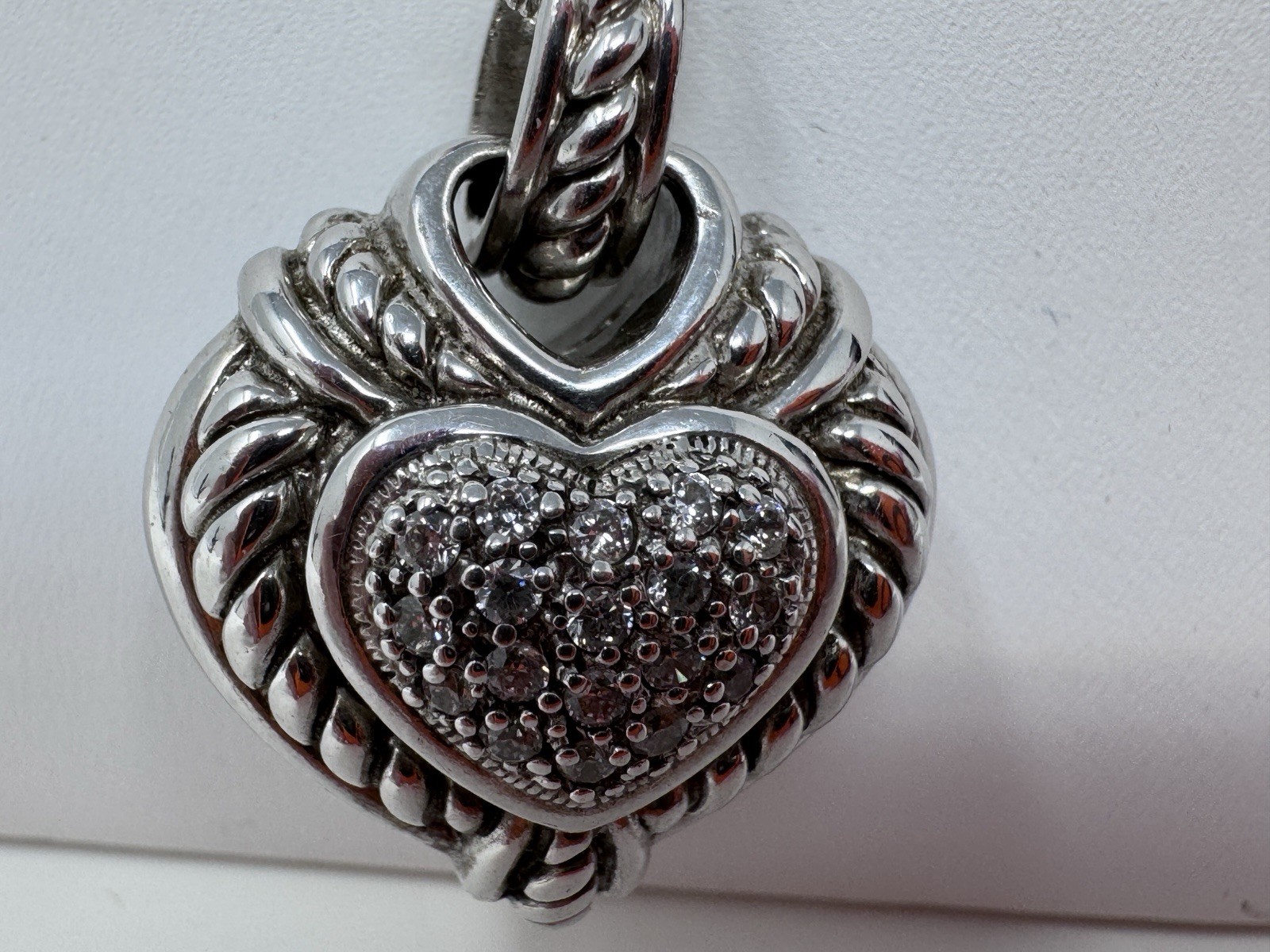 Judith Ripka Sterling Silver Pearl CK 925 Heart Pendant Station Necklace 20”