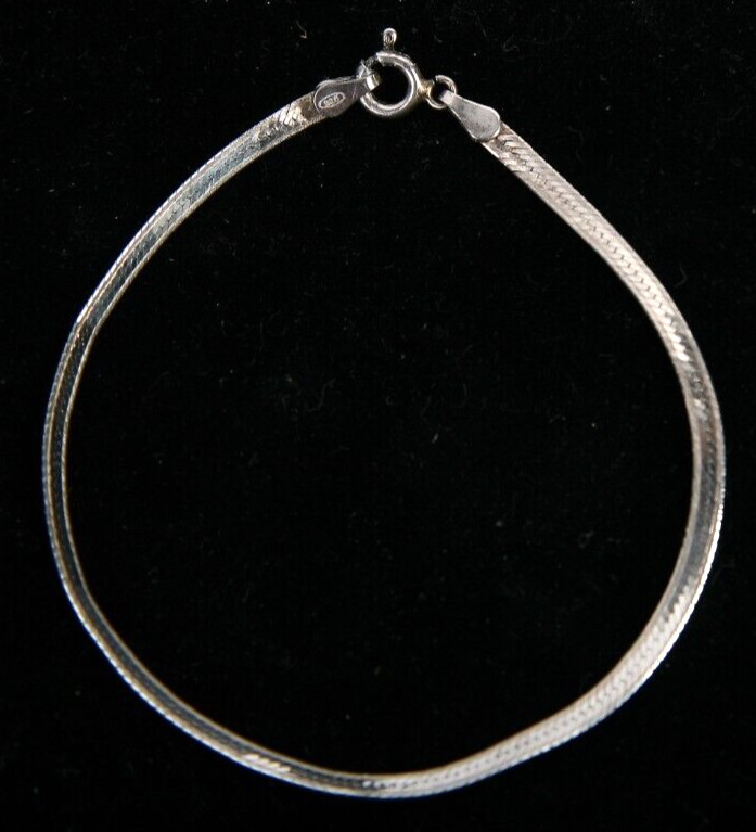 IBB Sterling 925 Italian Herringbone Bracelet Jewelry 1.7 grams – 7 Inches
