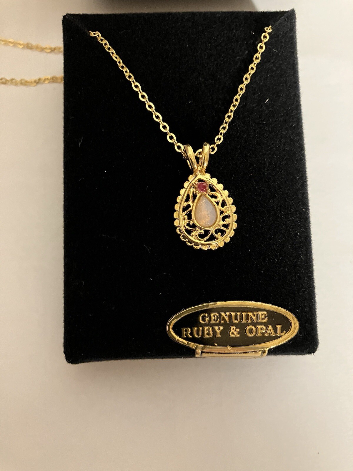 Vintage Van Doran “Genuine Ruby & Opal” Pendant Gold Tone 18” Chain Original Box