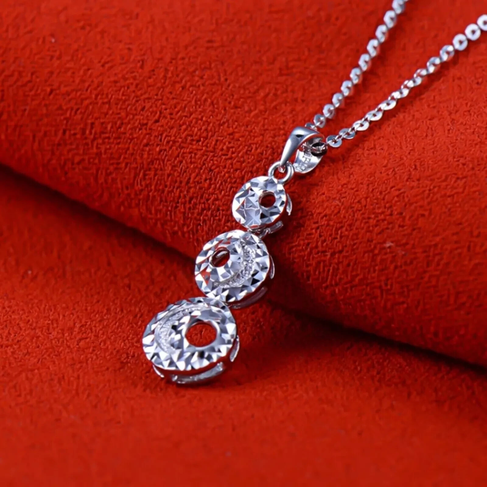 Pure Platinum 950 Men Women Gift Lucky Carved Moon Three Circle Pendant 2.5-2.7g