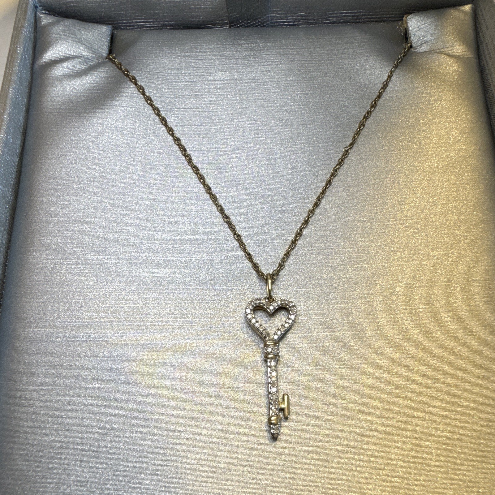 10K Yellow Gold Diamond Pavé Heart Key Charm Pendant Cable Necklace Signed
