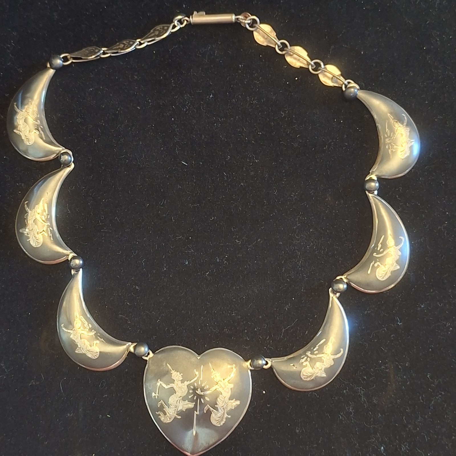 Siam Sterling Silver Necklace Depicting The Goddess Of Lightning (A85)