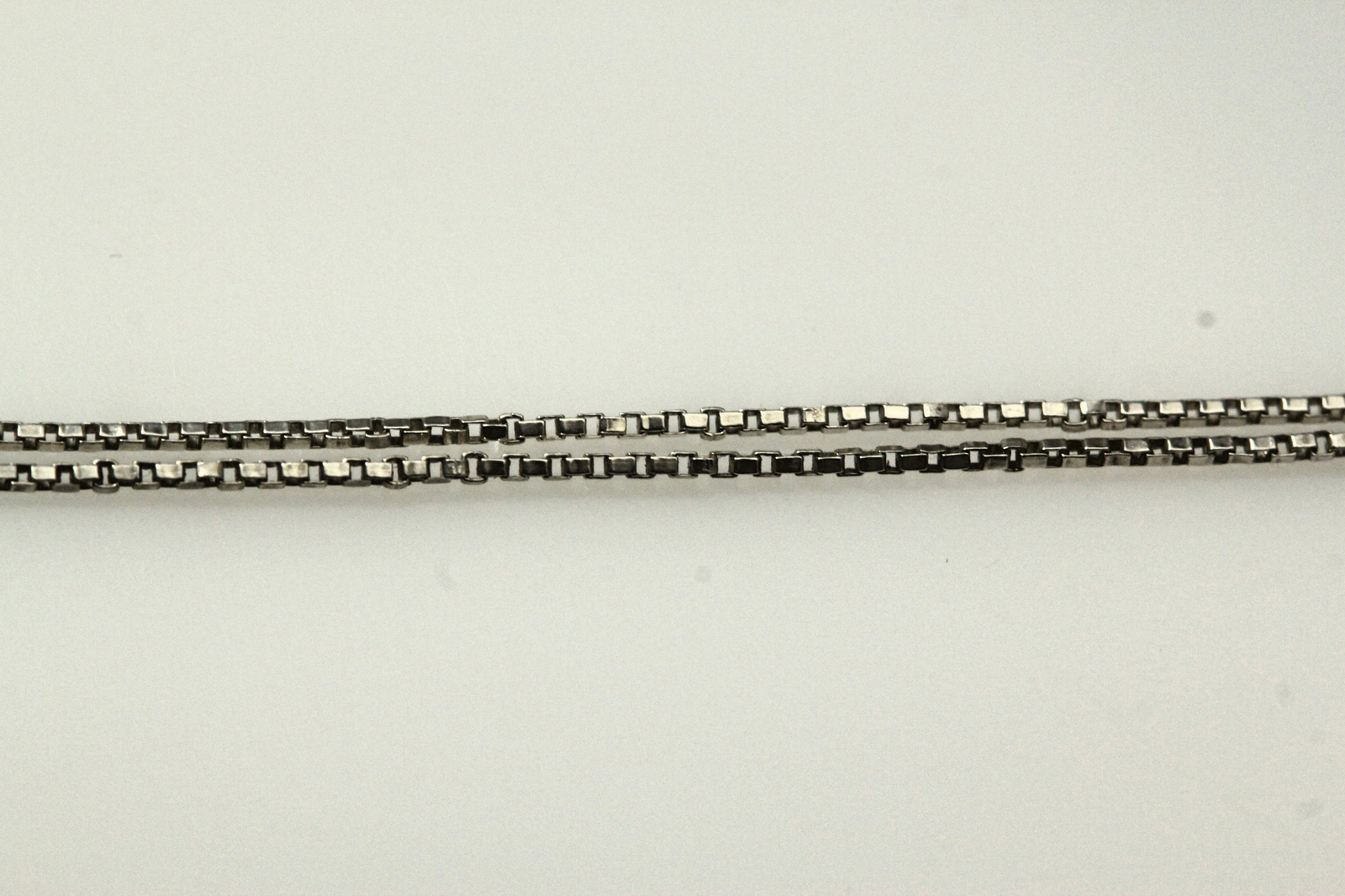 925 Sterling Silver 26″ Thin Box Chain 1.9 Grams (NEC4896)