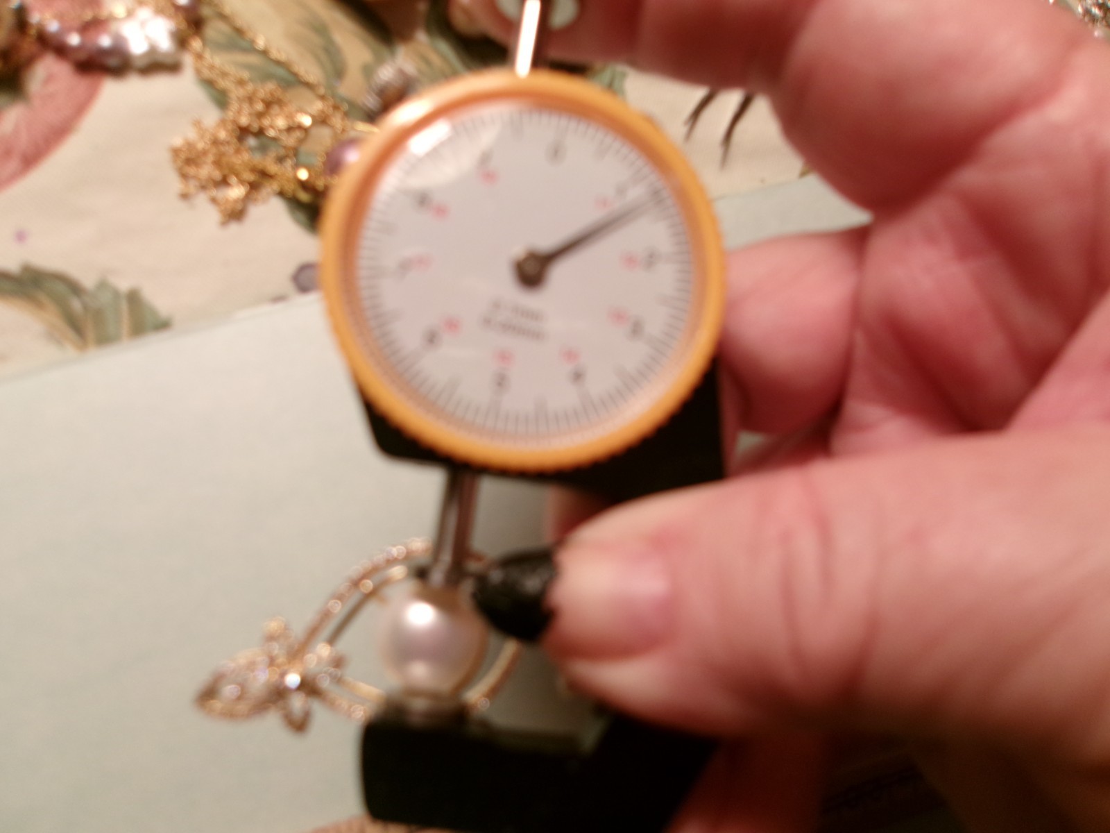 PEARL PENDANT ALMOST 11.5 MMWITH SMALL GLASS STONES GOLD