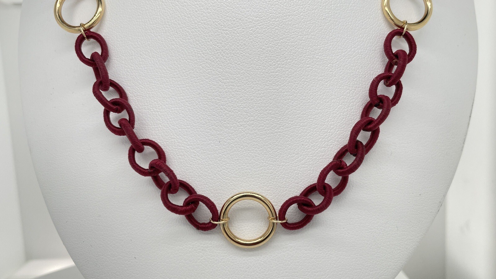 14k Yellow Gold Round Link & Red Oval Satin Link Necklace 18 1/2”