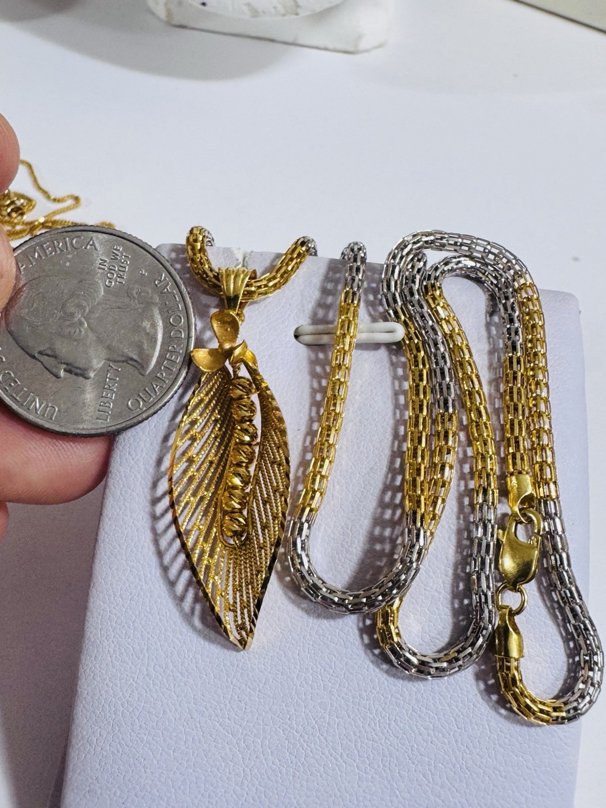 22K 916 Real Gold 21.5”/22” long Flower Leaf Set Necklace 14.1g 3.mm