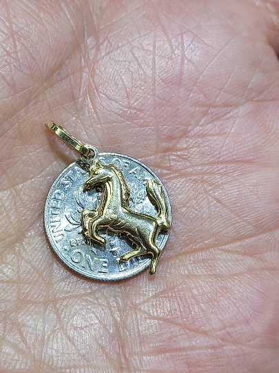 14k Yellow Gold Puffy Small Wild Prancing Horse Stallion Pendant F1 racing