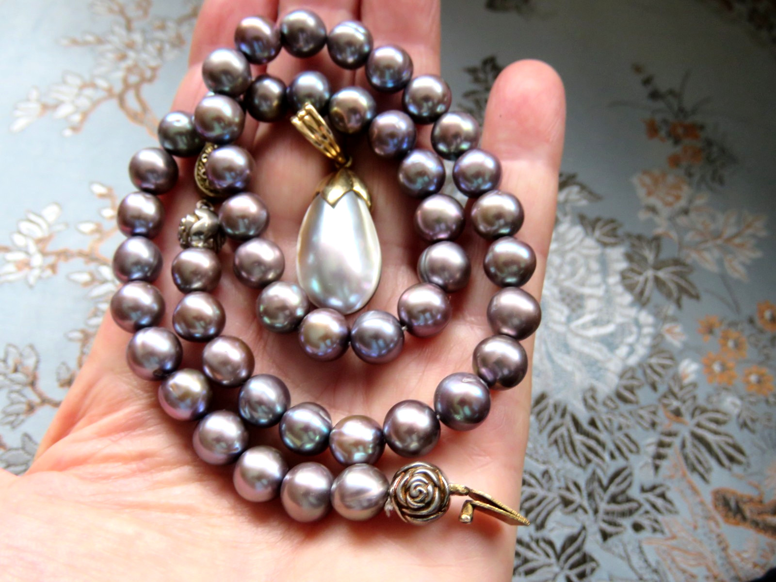 Solid 14K Yellow Gold Enhancer Pendant w/Peacock Pearl Beaded Necklace 53gr 18″