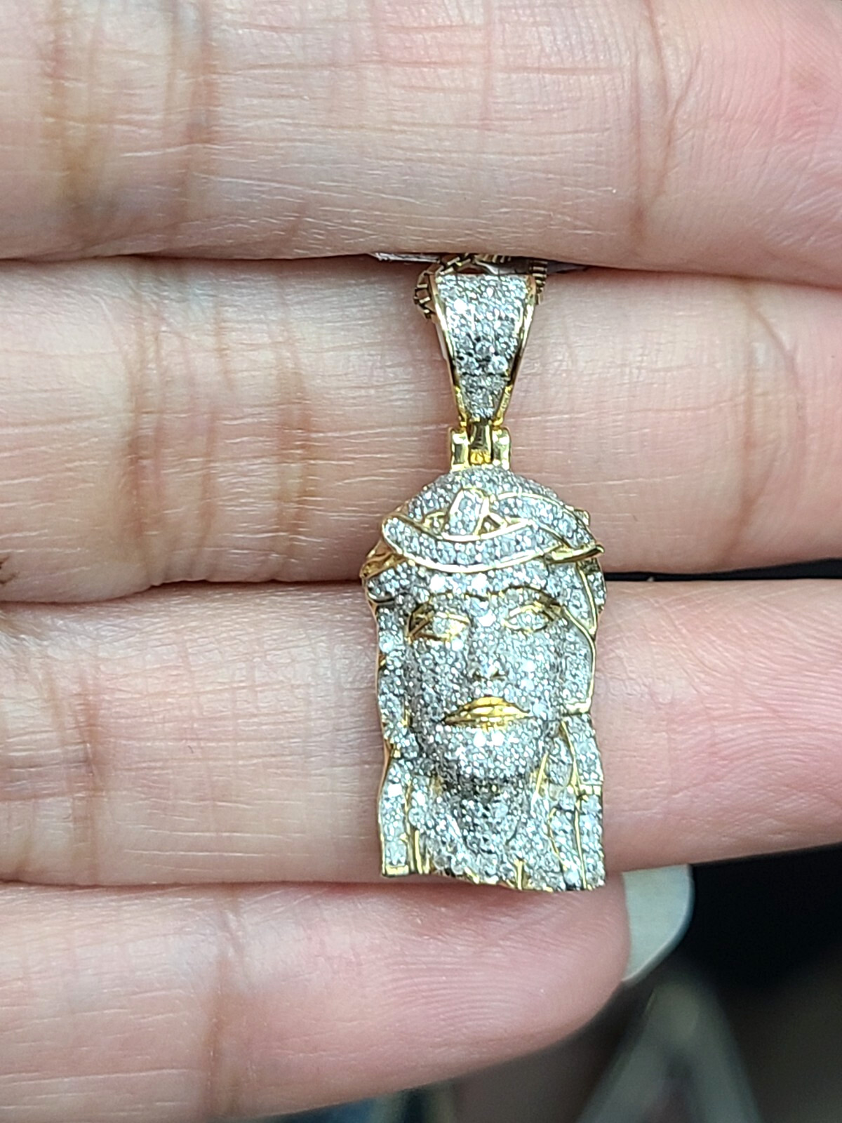 10K Yellow Gold Genuine Natural 0.85ctw Diamonds, Jesus face Pendant Charm 26mm